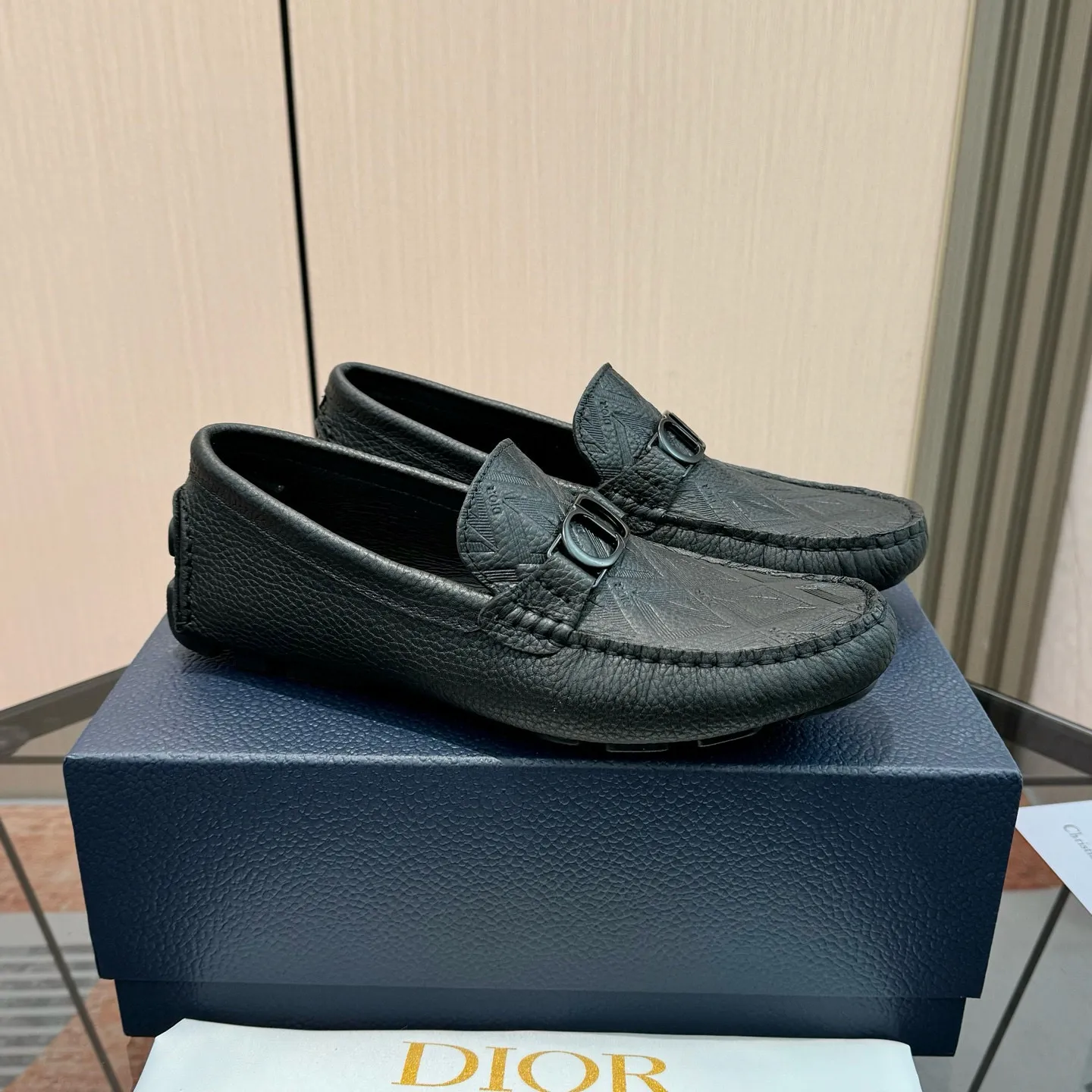 Men's shoes: 580💰 (Niu Li) (Dior Doudou shoes) Exclusive new model Official website new model The upper is made of high-quality imported calf, the color is delicate, and the flowing luxurious texture is tailor-made for exquisite men, creating a noble aura. Delicate and smooth lines. Cowhide lining. Size: 38-44, 45 customized. Outdoor driving shoes for experienced drivers🚗
